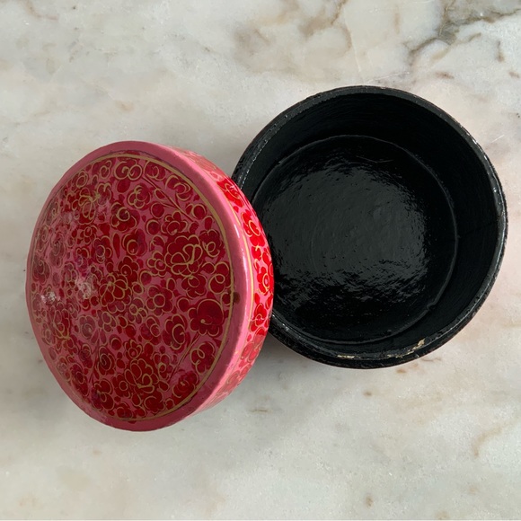 *SOLD* Pink&Red Lacquer Box - Picture 4 of 11